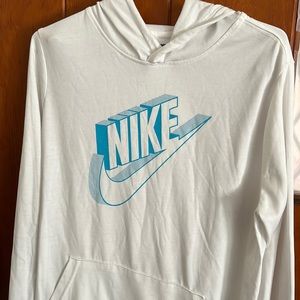 Nike Boys XL Hooded Long Sleeve Tee.